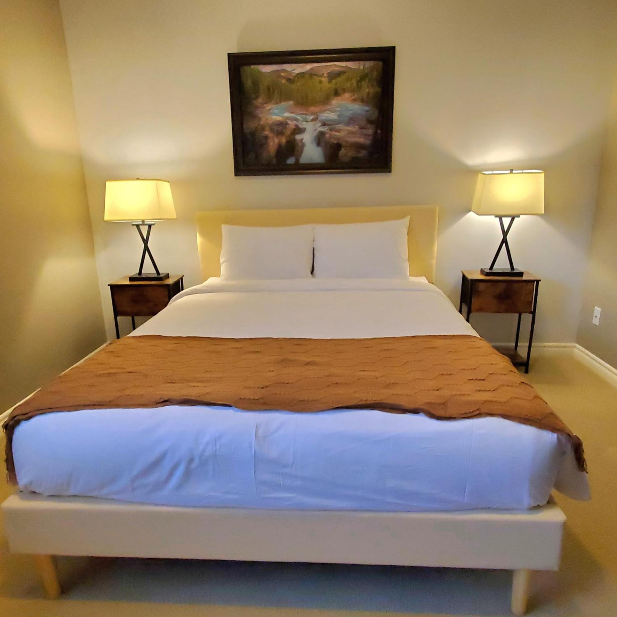 Private 2 Bedrooms Suite Near Hwy 1, Cultus Lake, Heritage Park, Fishing, Coliseum Chilliwack Exterior photo