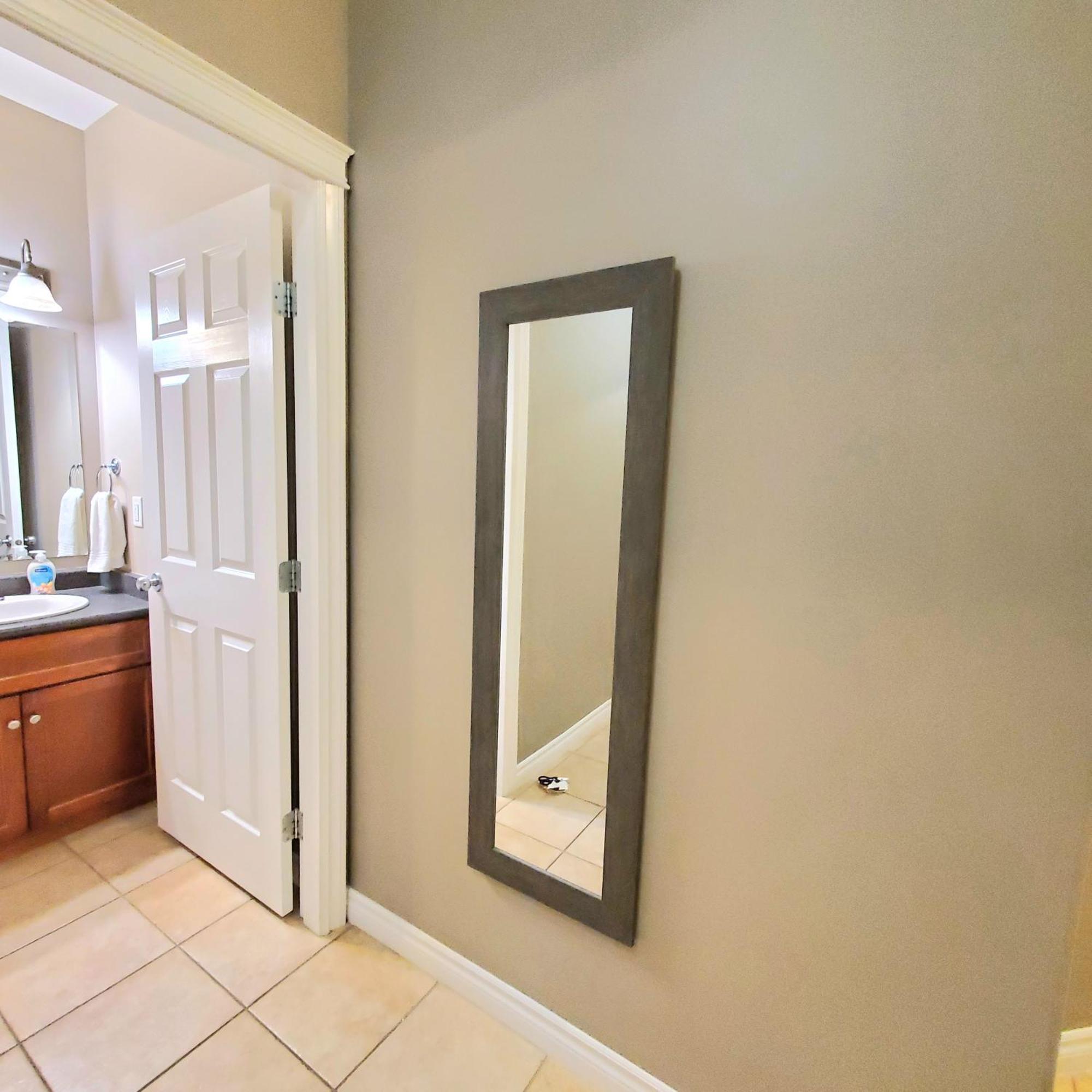 Private 2 Bedrooms Suite Near Hwy 1, Cultus Lake, Heritage Park, Fishing, Coliseum Chilliwack Room photo